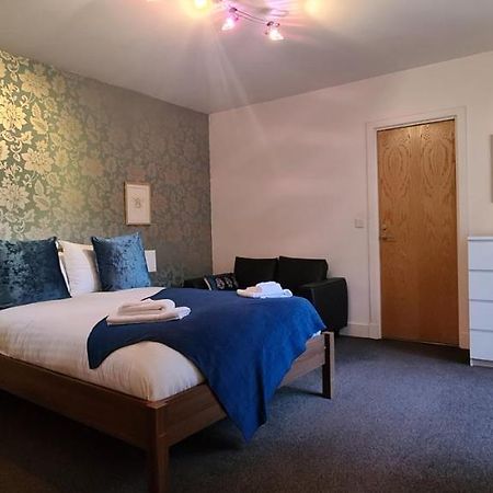Pass The Keys Spacious 3Beds Flat Near City Centre - Free Parking Единбург Екстер'єр фото