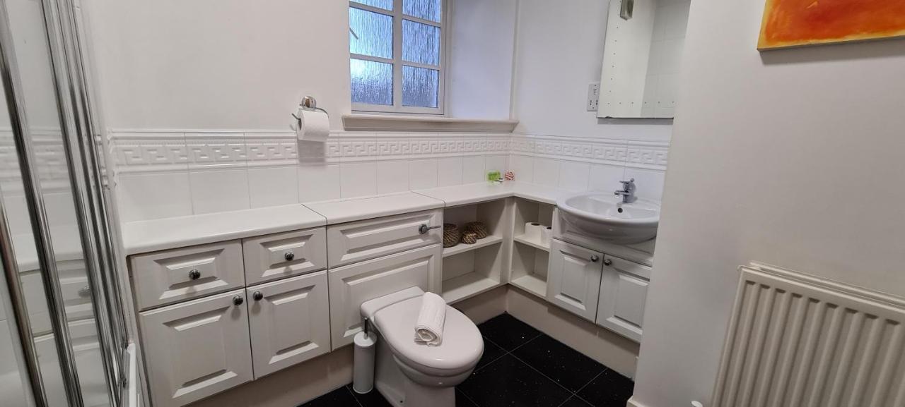 Pass The Keys Spacious 3Beds Flat Near City Centre - Free Parking Единбург Екстер'єр фото